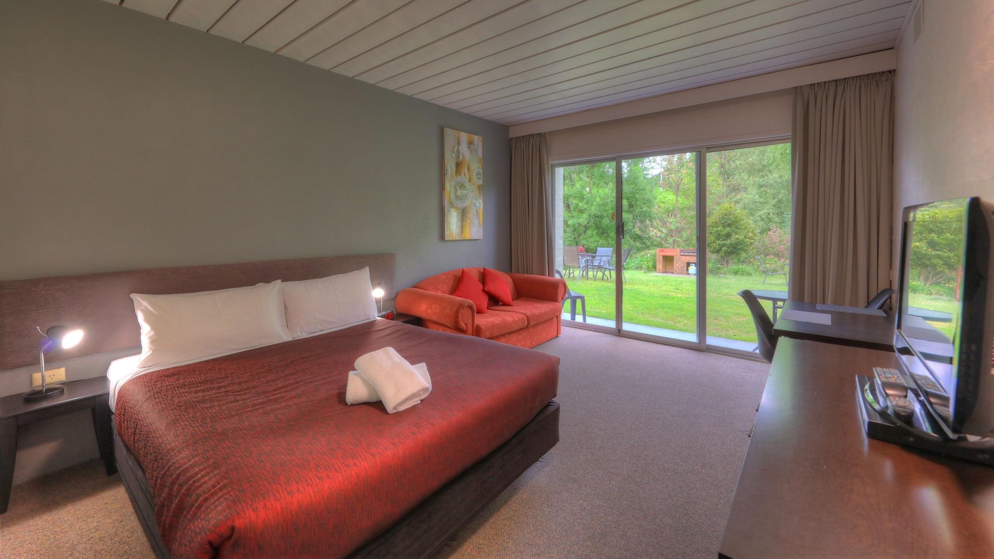 Riverbank Park Motel Брайт Екстериор снимка