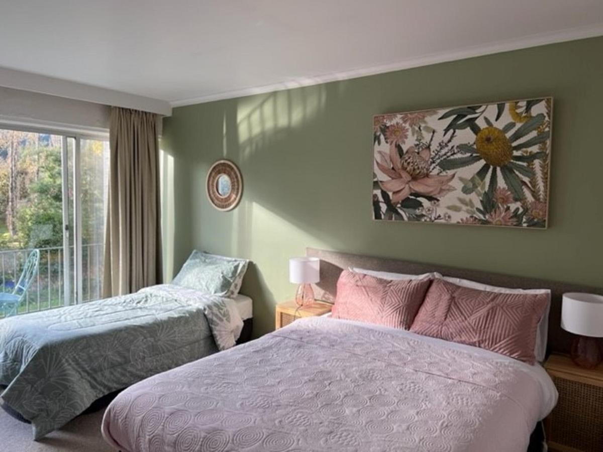Riverbank Park Motel Брайт Екстериор снимка