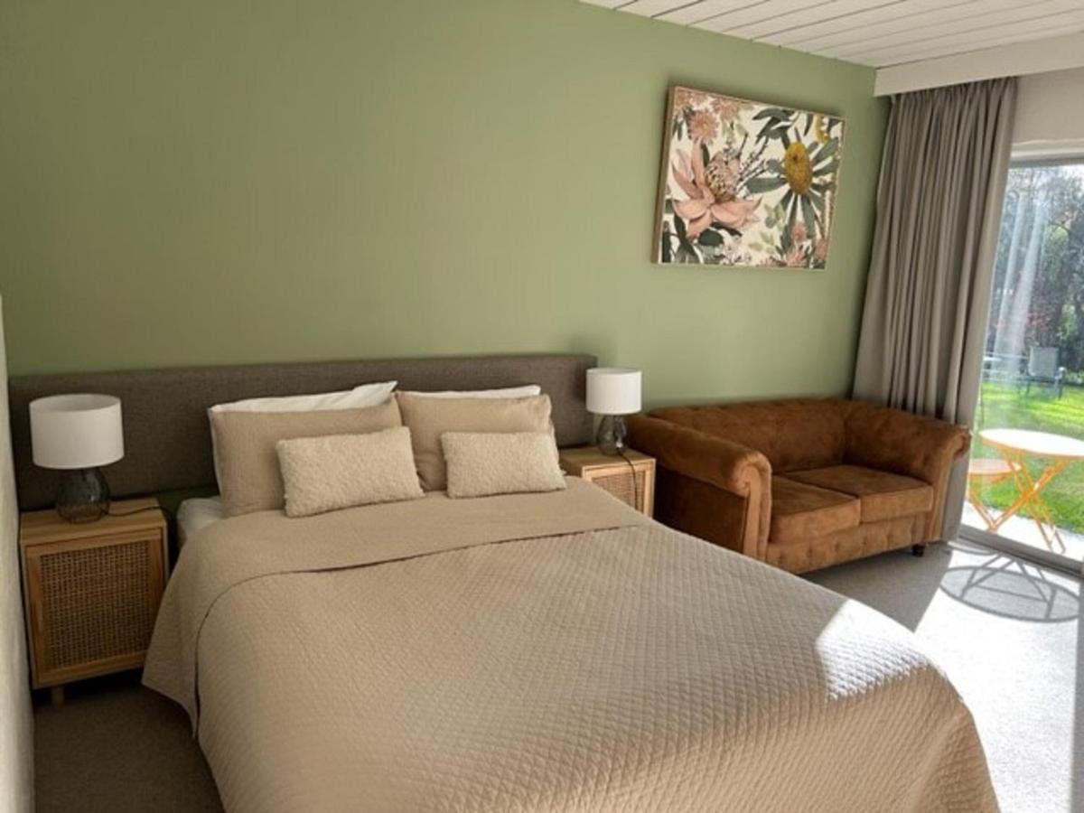 Riverbank Park Motel Брайт Екстериор снимка